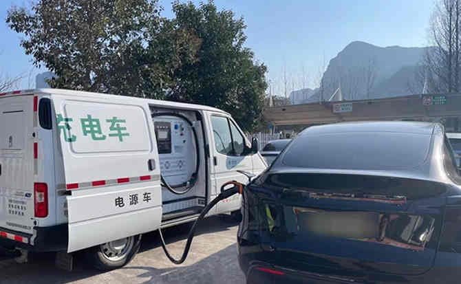 德格汽车搭电