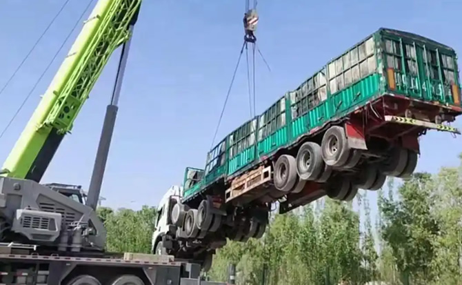 德格道路脱困救援案例